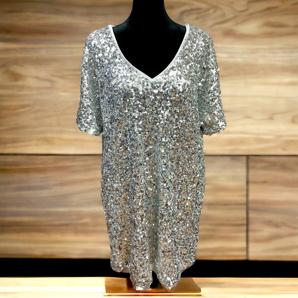 Hidden Label Silver Sequin Dress Size Small - Short Sleeve, V-Neck, Fully Lined - Picture 2 of 11